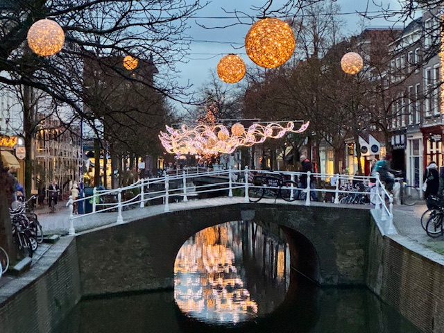 delft by night